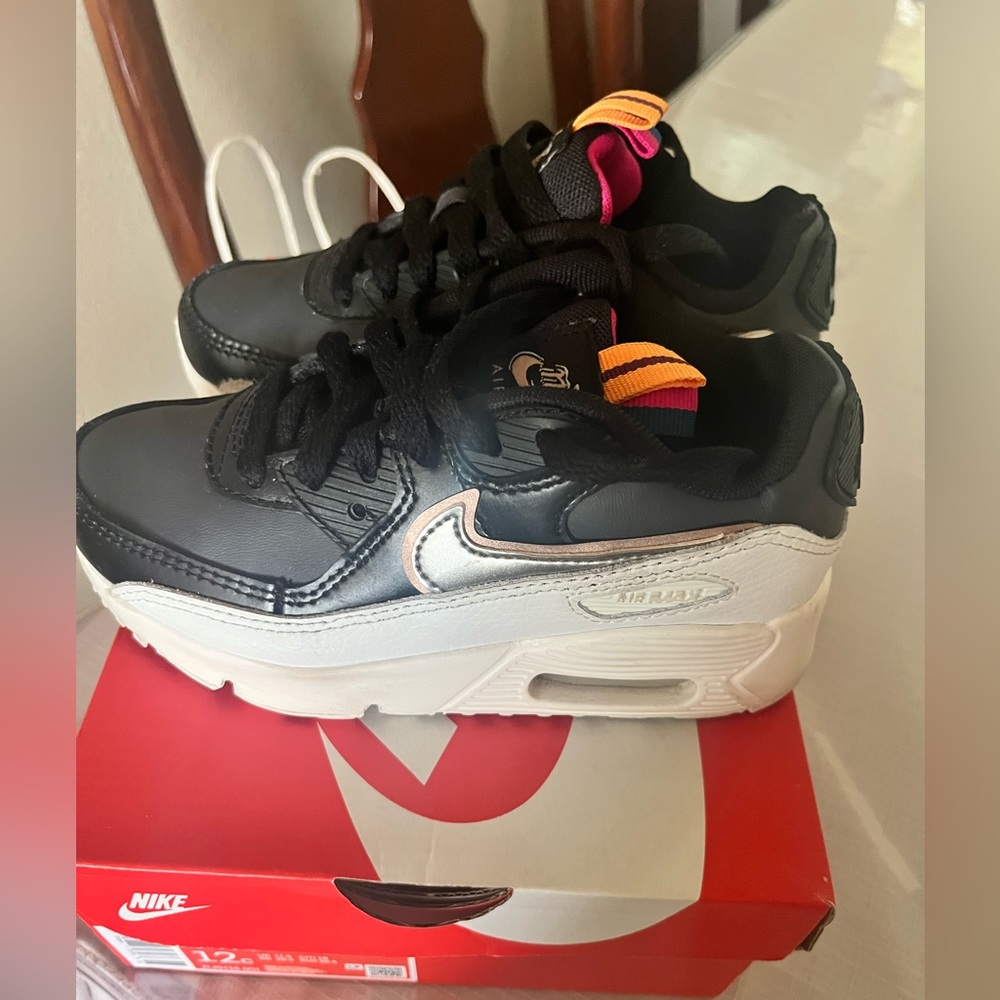 Little girls Nike Air Max 90 size 12 - Used